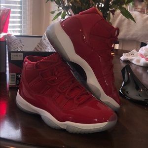Air Jordan 11 Retro RED “Win like 96” Size 10.5 M